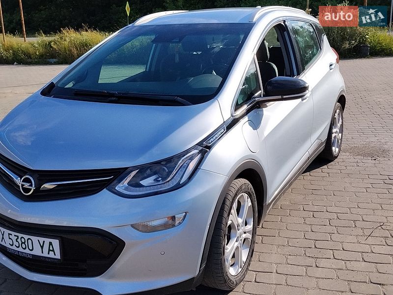 Хетчбек Opel Ampera-e 2016 в Ярмолинцях