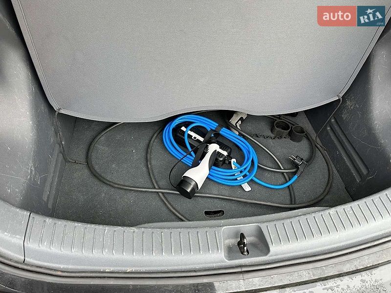 Хэтчбек Opel Ampera-e 2019 в Одессе фото 12 Хэтчбек Opel Ampera-e 2019 в Одессе