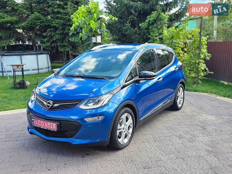 Хетчбек Opel Ampera-e