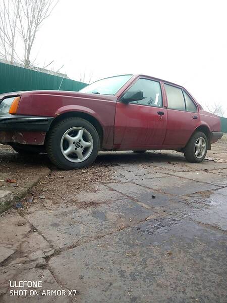 Седан Opel Ascona