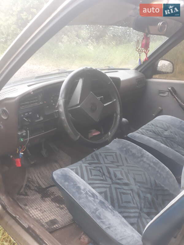 Седан Opel Ascona 1986 в Владимире