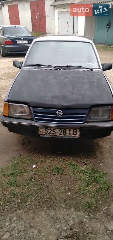 Opel Ascona 1986 року в Івано-Франківську