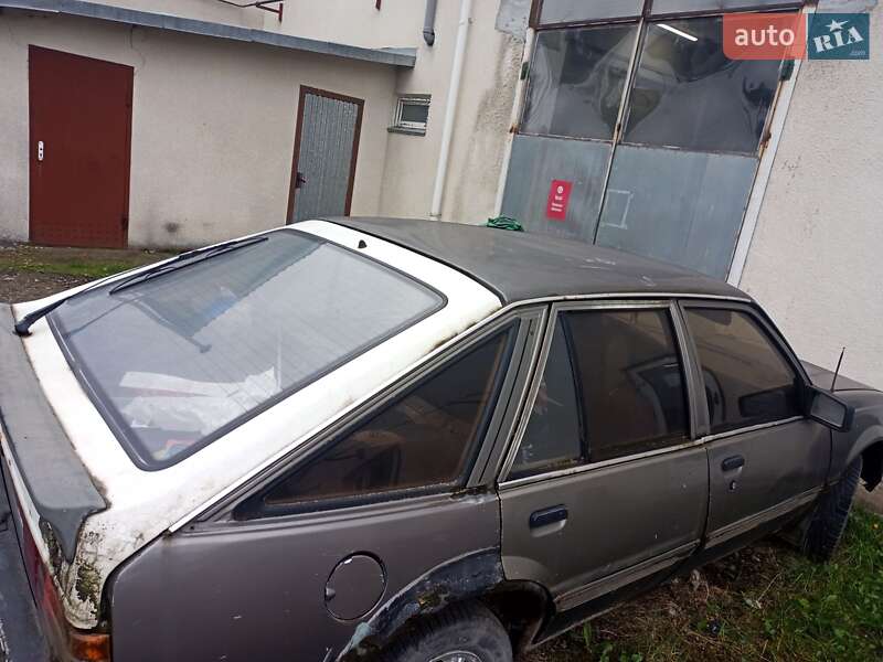 Opel Ascona 1986