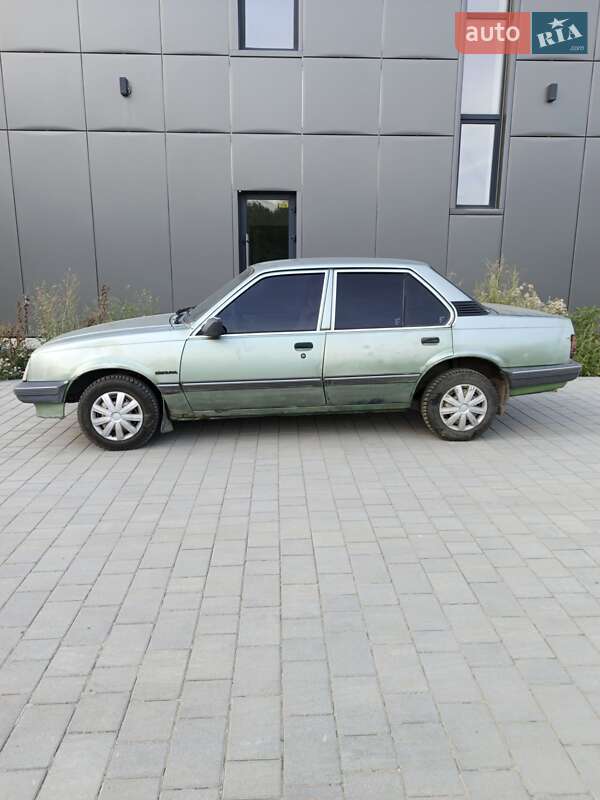 Седан Opel Ascona 1981 в Хмельницком