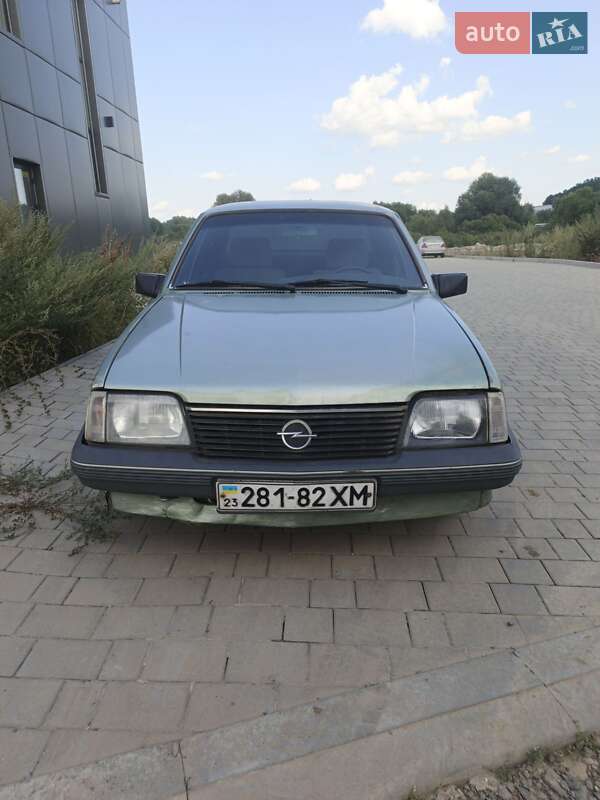 Седан Opel Ascona 1981 в Хмельницком