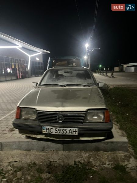 Хетчбек Opel Ascona