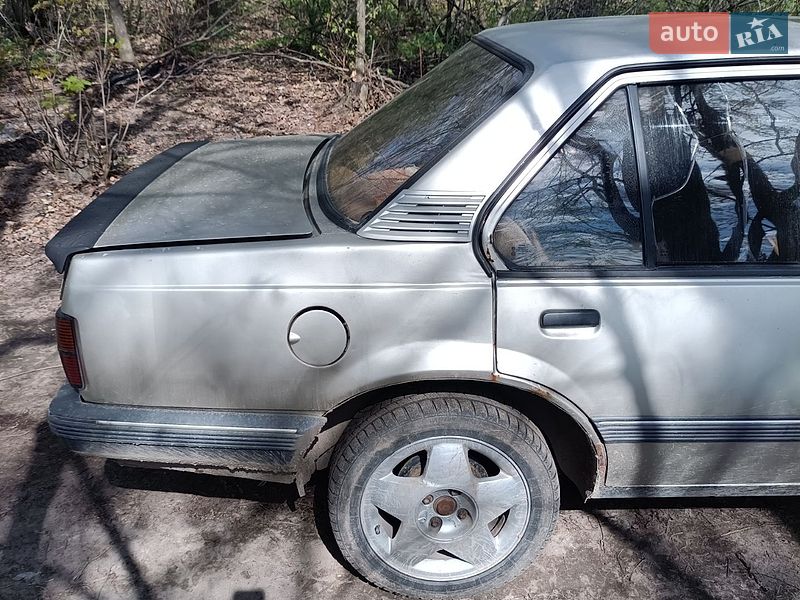 Седан Opel Ascona 1986 в Бару
