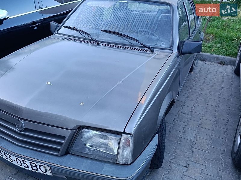 Седан Opel Ascona 1987 в Луцьку фото 5 Седан Opel Ascona 1987 в Луцьку