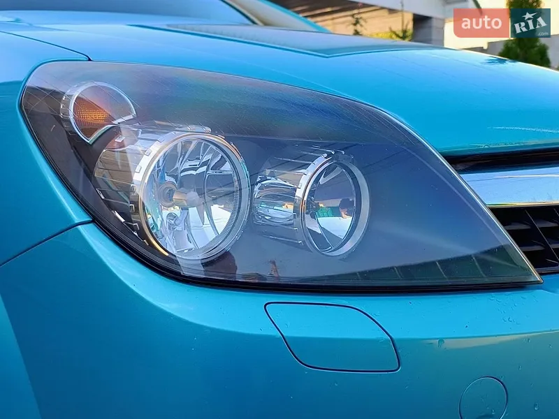 Opel Astra GTC 2009