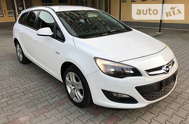 Opel Astra Astra SPORT TOURER 2013