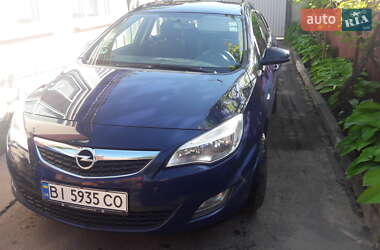 Opel Astra  2011