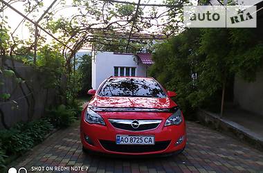 Opel Astra sport tourer 2011