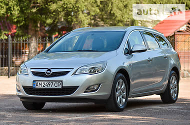 Opel Astra  2012