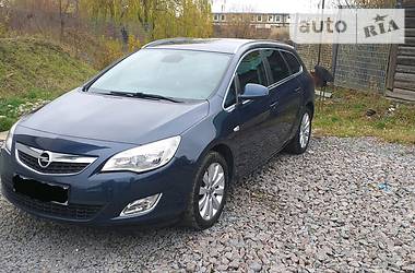 Opel Astra  2012