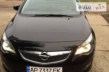 Opel Astra  2011