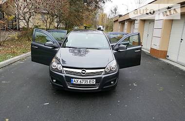 Opel Astra  2012