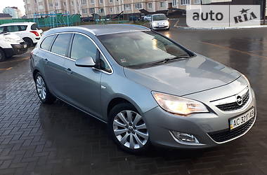 Opel Astra  2012