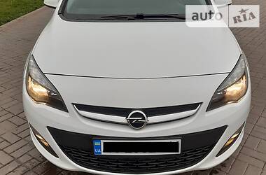 Opel Astra Sports Tourer 2014