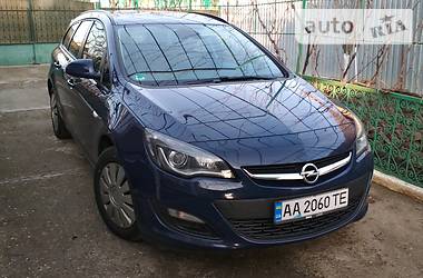 Opel Astra Sport Tourer 2013