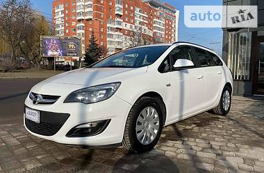 Opel Astra Sports Tourer 2015