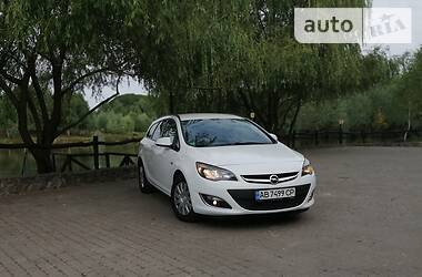 Opel Astra Sports Tourer 2013