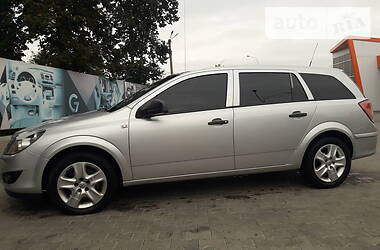 Opel Astra  2012