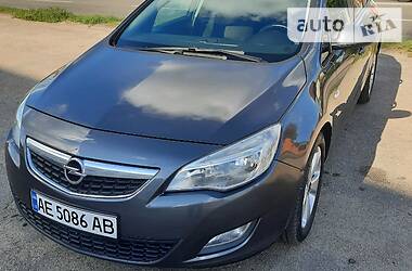 Opel Astra  2011