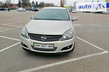 Opel Astra  2011