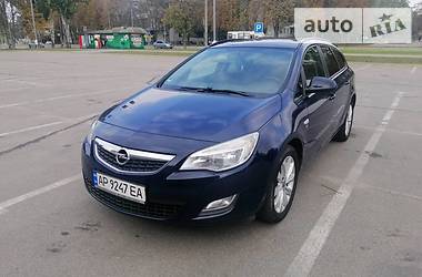 Opel Astra  2012