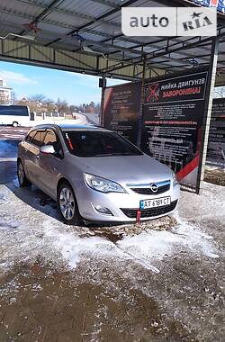 Opel Astra  2012