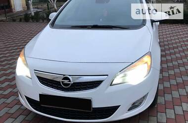 Opel Astra  2012