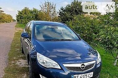 Opel Astra  2011