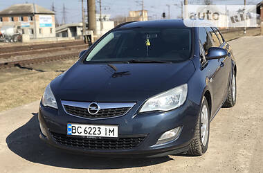 Opel Astra  2012