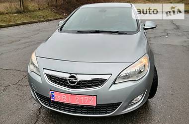 Opel Astra  2010