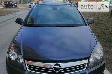 Opel Astra  2010