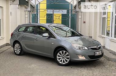 Opel Astra SPORTS TOURER COSMO 2011