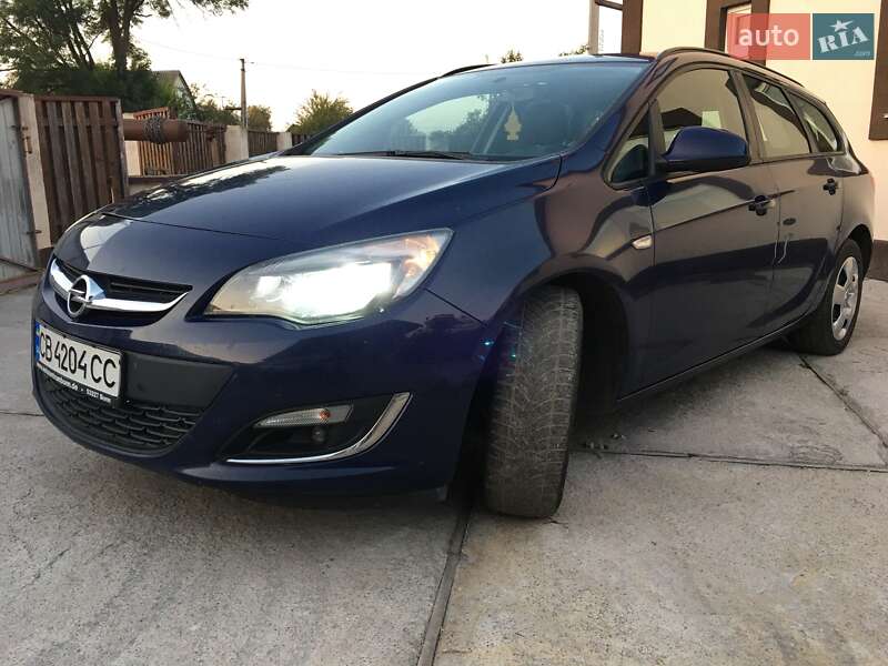 Opel Astra 2013 года в Чернигове