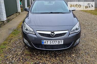 Opel Astra  2011