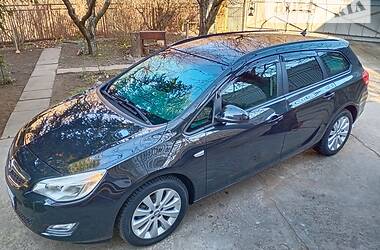 Opel Astra  2012