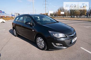 Opel Astra Sport Tourer 2012