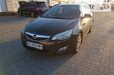 Opel Astra  2012