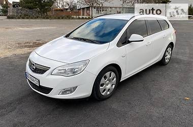 Opel Astra  2012