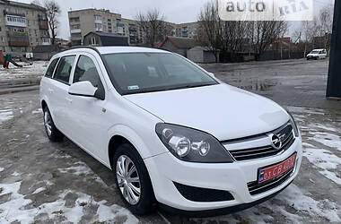 Opel Astra  2012