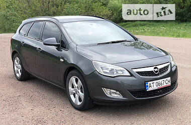 Opel Astra  2011