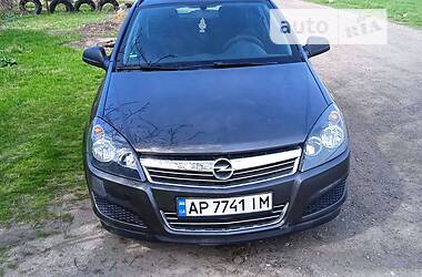 Opel Astra  2010