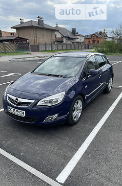 Opel Astra  2011