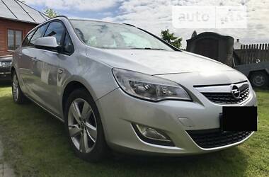 Opel Astra  2011