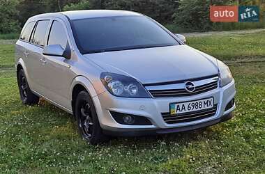 Opel Astra  2013