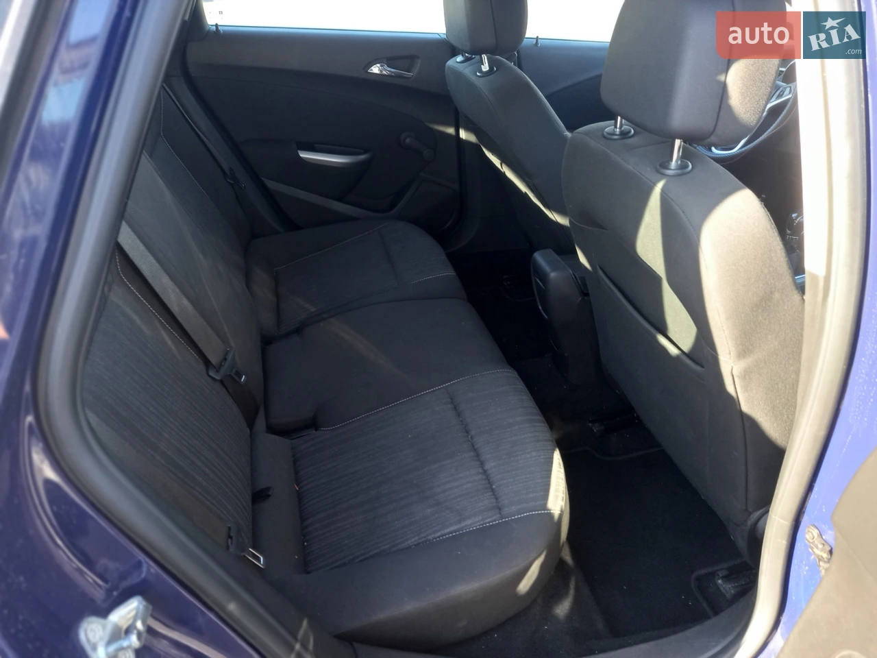 2010 Opel Astra - мініатюра 3