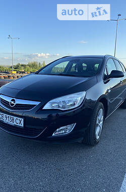 Opel Astra  2011